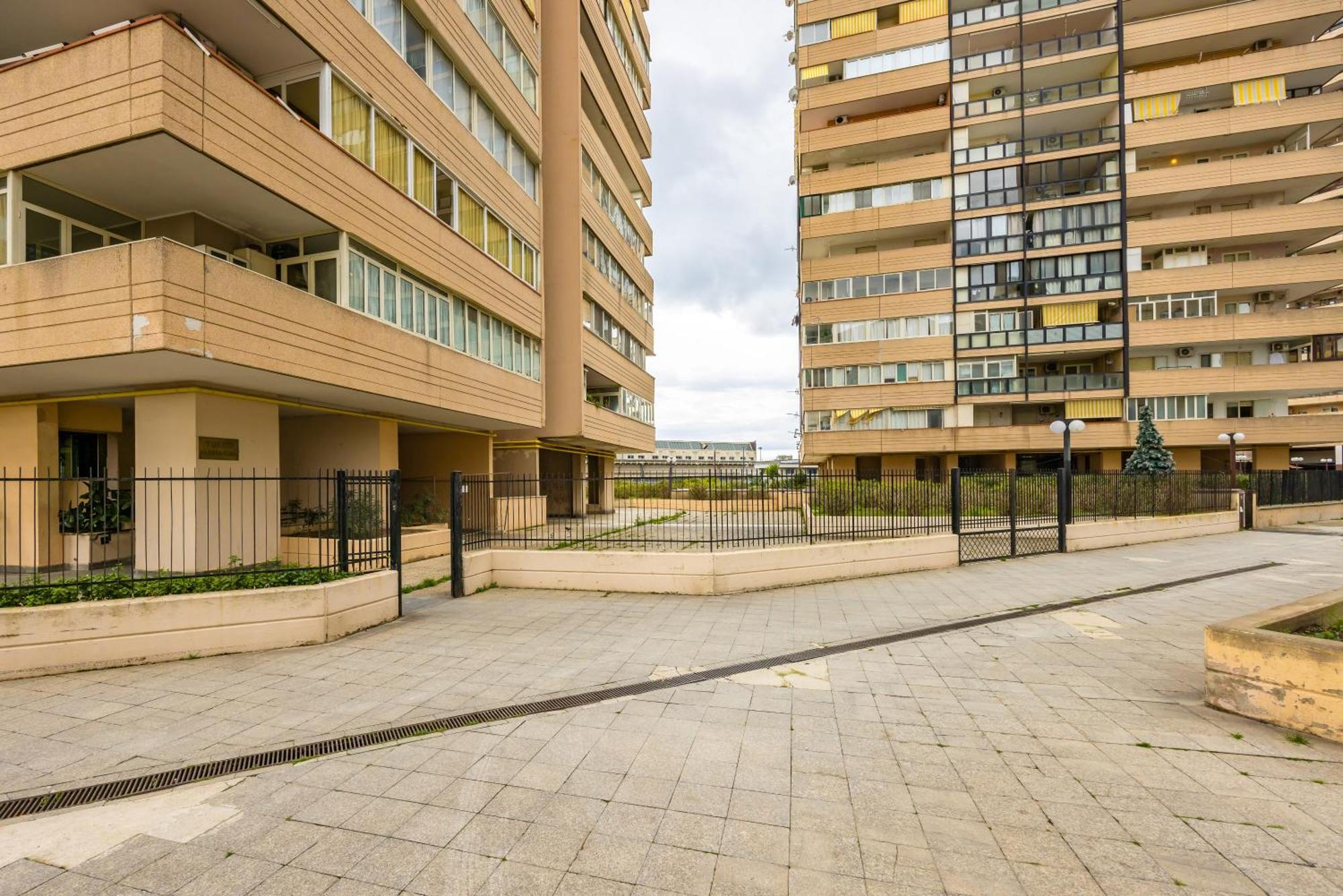 Apartment Casa Kenzo With Parking By Napoliapartments