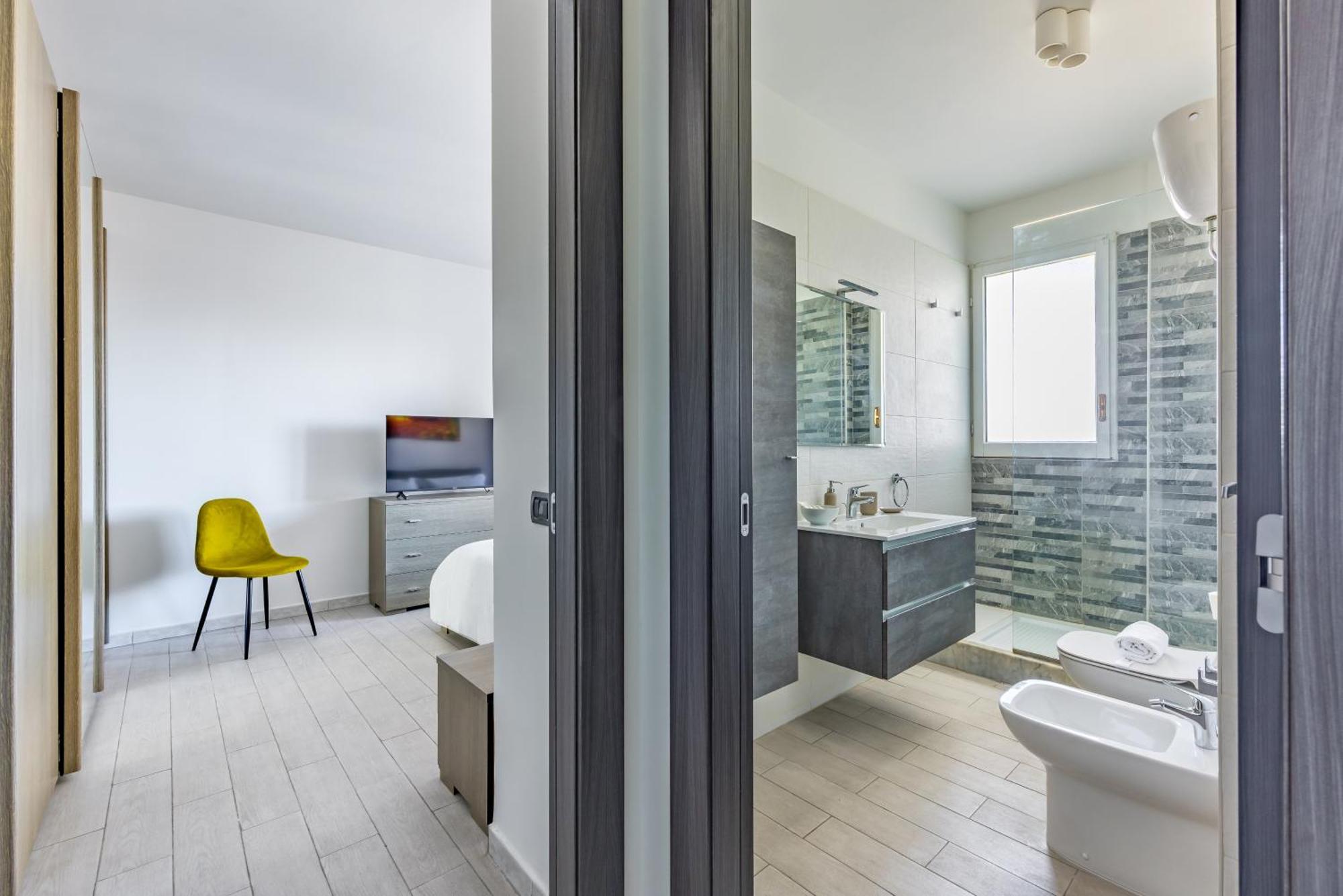 Casa Kenzo With Parking By Napoliapartments Naples