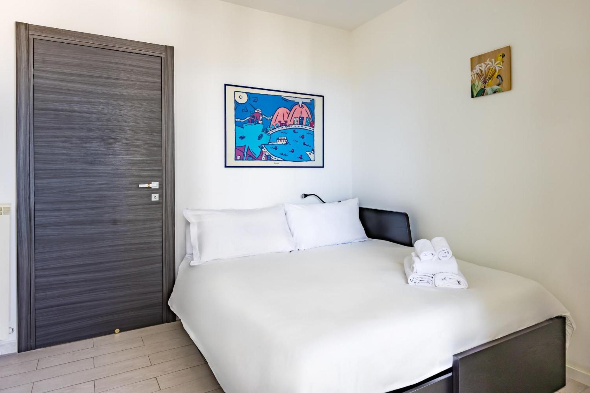 Casa Kenzo With Parking By Napoliapartments Naples